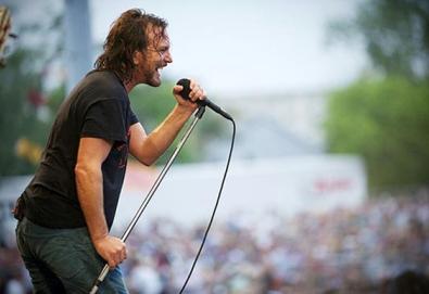 Pearl Jam apresenta faixa inédita na TV americana; assista aqui e faça o download de "Olé"