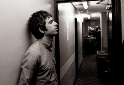 Noel Gallagher divulga mais um vídeo de "High Flying Birds"; veja "Dream On"