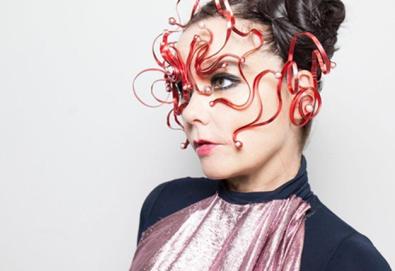 Björk se apresenta na TV britânica após 8 anos