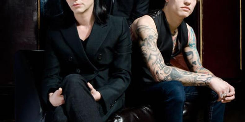 Placebo se apresentará no Brasil em abril