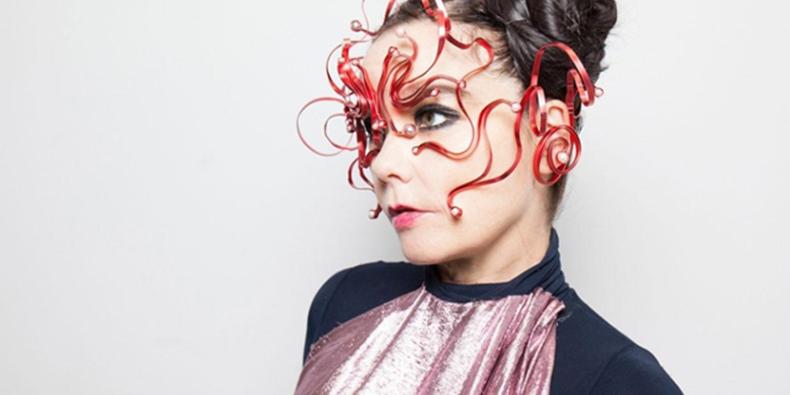 Björk se apresenta na TV britânica após 8 anos