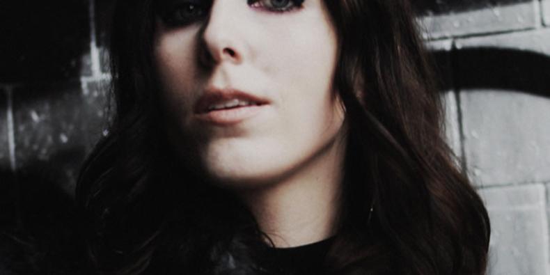Chelsea Wolfe lança uma nova canção,