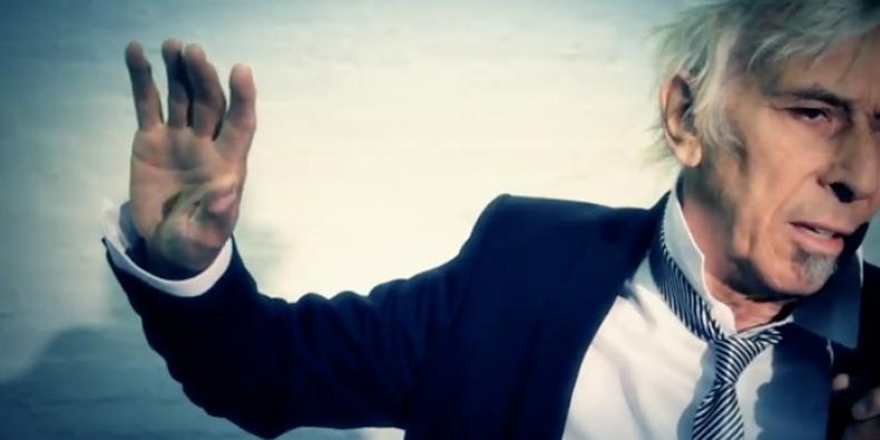 John Cale (The Velvet Underground) estreia vídeo de sua versão de