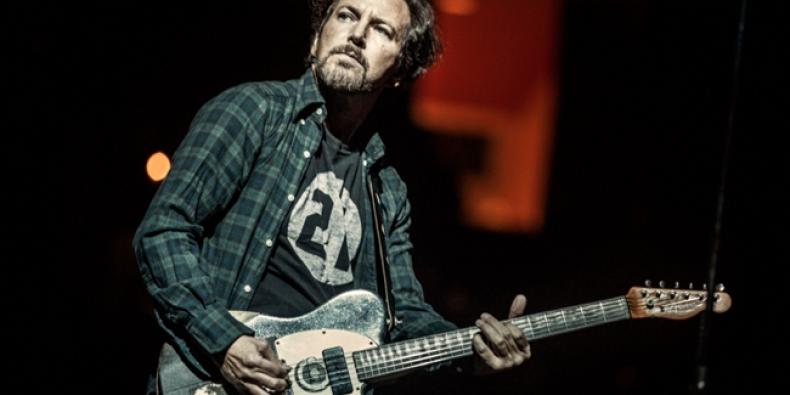 Pearl Jam faz versão de