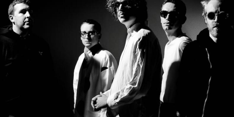 Hot Chip lança single com colaboração de Jarvis Cocker