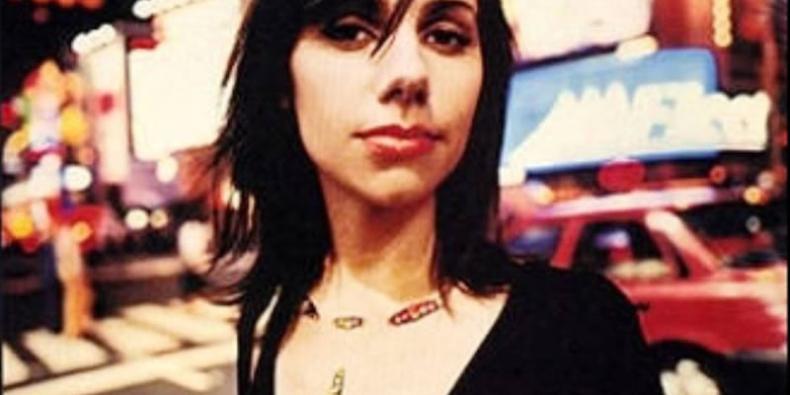 PJ Harvey anuncia reedição em vinil de Stories From the City, Stories From the Sea