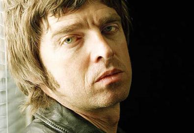 Noel Gallagher anuncia a sua saída do Oasis após briga com irmão Liam 
