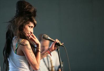 Veja o novo vídeo de Amy Winehouse: "Our Day Will Come”