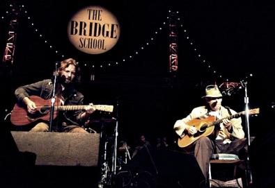 25º  Bridge School Benefit reúne Neil Young, Eddie Vedder, Arcade Fire, Beck, entre outros