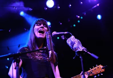 Novo álbum de Feist está disponível em streaming; ouça aqui "Metals"