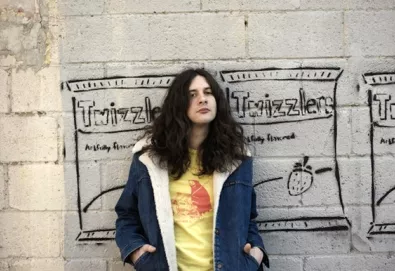  Kurt Vile anuncia novo EP; "So Outta Reach" terá versão de Bruce Springsteen