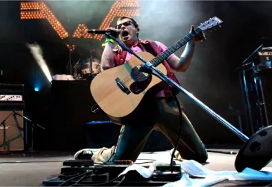 Rivers Cuomo, líder do Weezer, lançará livro e coletânea em dezembro