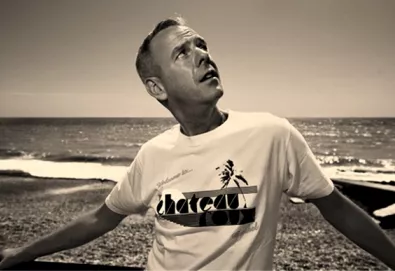 NME lista as dez piores músicas dos anos 90