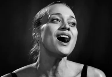 Fiona Apple estreia vídeo de "Hot Knife"