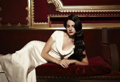 Lana Del Rey estreia vídeo de "Young and Beautiful"