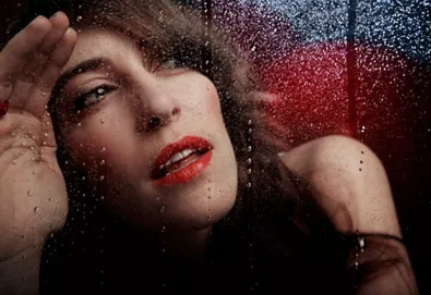 Feist divulga vídeo de "Bittersweet Melodies"