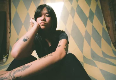 “22” — Hana Vu continua soltando faixas de seu novo álbum