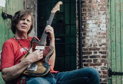 Thurston Moore releases new song — “Sans Limites” — featuring Lætitia Sadier