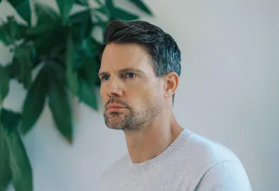 Tycho lança single com vocais de Paul Banks; Ouça "Boundary Rider"