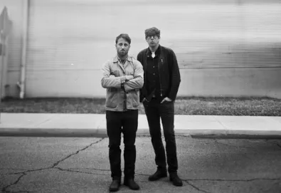 Ouça a nova música do Black Keys: "Turn Blue"