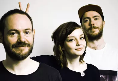 Chvrches apresenta mais uma música de seu novo álbum; Ouça "Clearest Blue"