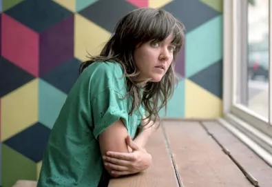 Courtney Barnett faz versão de "Redondo Beach" de Patti Smith