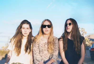 Haim remixa "'Cause I'm a Man", single do Tame Impala