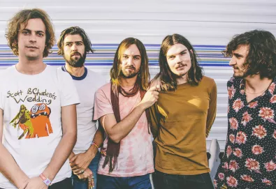 Tame Impala estreia vídeo de "'Cause I'm a Man"