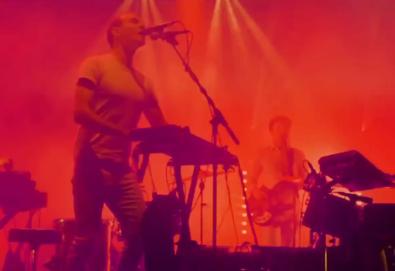 Caribou - "Can't Do Without You" (Brixton Academy - 2015)