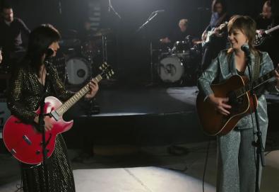 Sharon Van Etten e Angel Olsen apresentam “Like I Used To” no The Tonight Show