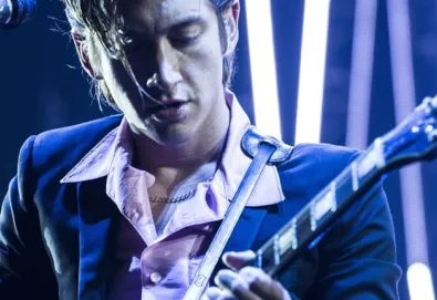 Arctic Monkeys retorna aos palcos