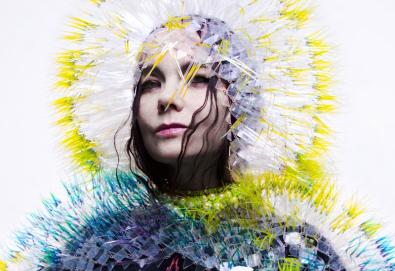 Björk filma vídeo dentro de sua boca; veja "Mouth Mantra"