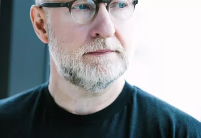 Bob Mould lança mais uma faixa de seu novo álbum; Ouça “What Do You Want Me To Do”