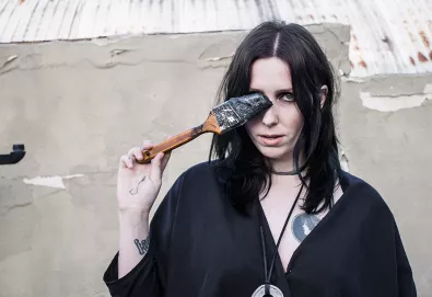 Chelsea Wolfe libera mais uma faixa de 'Hiss Spun'; Ouça "Offering"