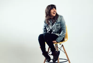 Courtney Barnett lançará um novo álbum em maio