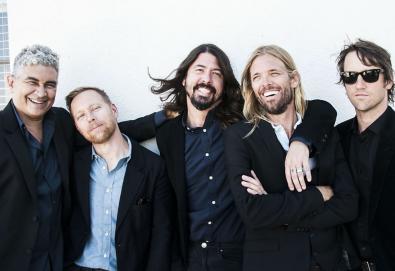 Foo Fighters anuncia novo álbum, 'Concrete and Gold'