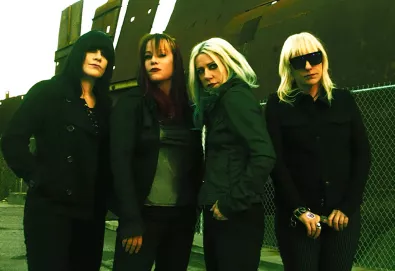 L7 lança single e divulga detalhes de seu novo álbum