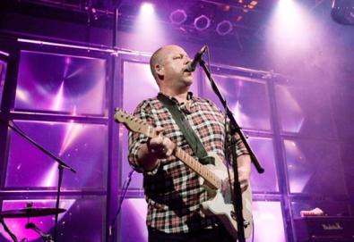 Ex-baixista dos Pixies volta a falar sobre sua demissão
