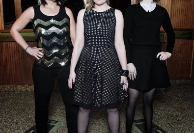 Sleater-Kinney lança música produzida por St. Vincent