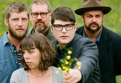 Nova música: The Decemberists - “Traveling On”