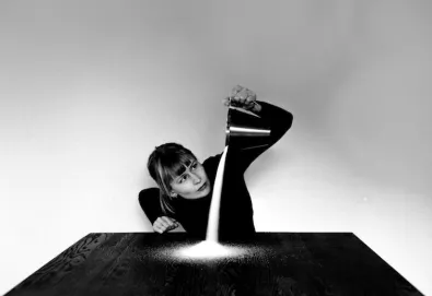 Jenny Hval lançará novo álbum em setembro; Ouça o single “Ashes to Ashes”